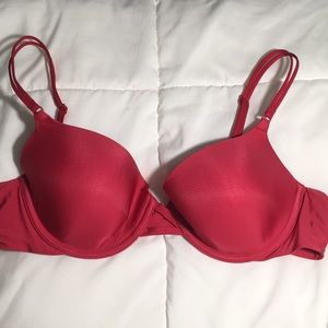 NWOT Victoria’s Secret Demi bra
